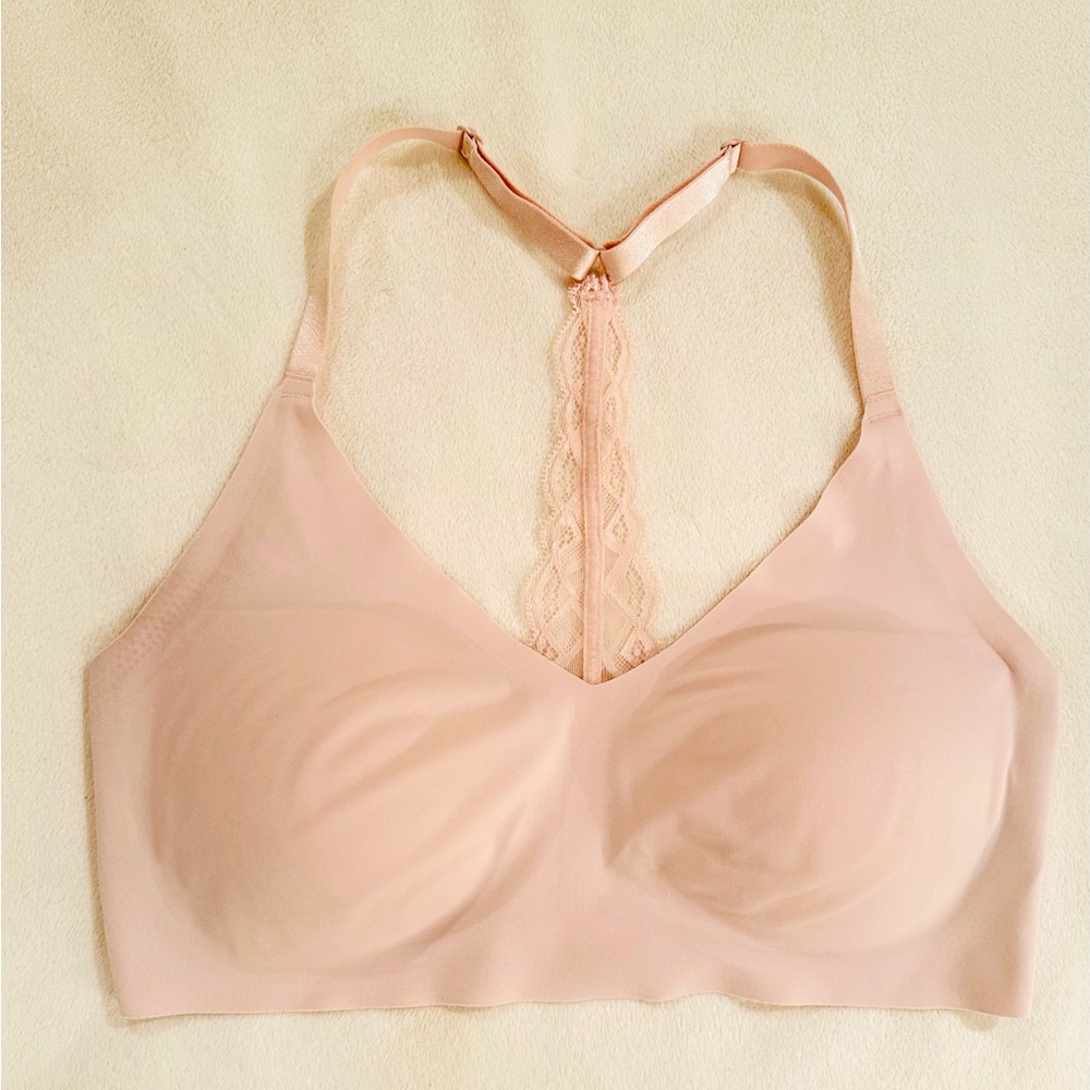 The True Body Triangle Lace Bra. Color- Pink. Size- Medium.